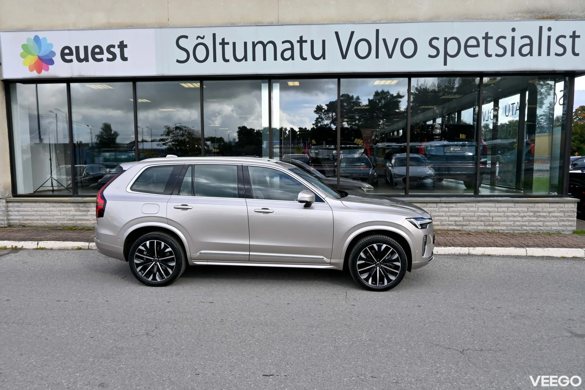 Volvo XC90 AWD B&W 4C LUXURY+ ULTRA BRIGHT FULL XENIUM INTELLI PRO MY26 2 335kW