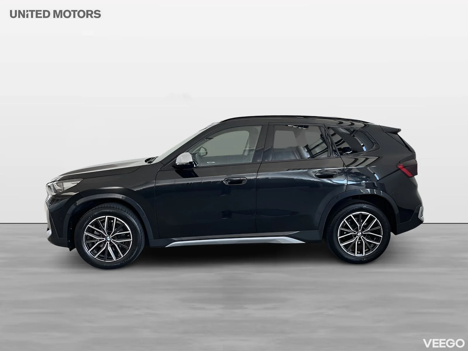 BMW X1 sDrive18i xLine Rattvärme Drag ComfortAccess ParkAssist 0kW