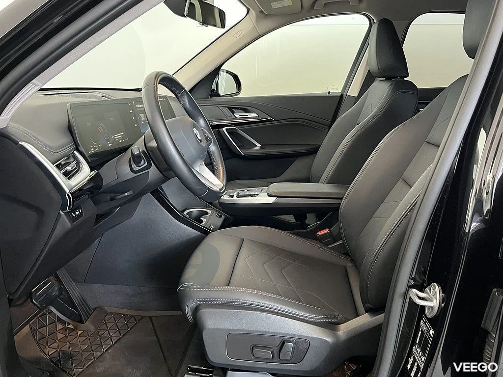 BMW X1 sDrive18i xLine Rattvärme Drag ComfortAccess ParkAssist 0kW