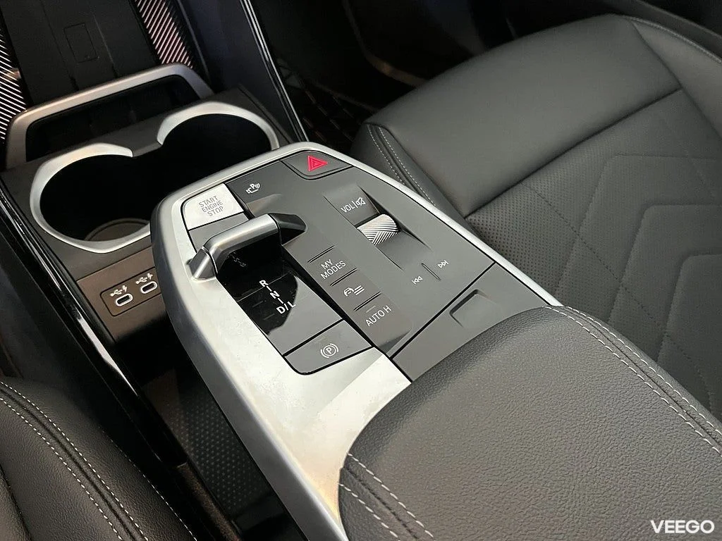 BMW X1 sDrive18i xLine Rattvärme Drag ComfortAccess ParkAssist 0kW