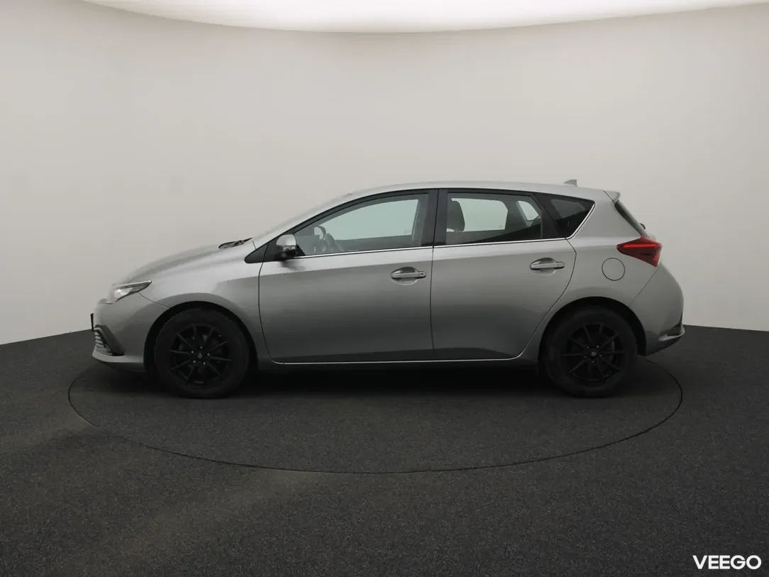 Toyota Auris 1.6 97kW