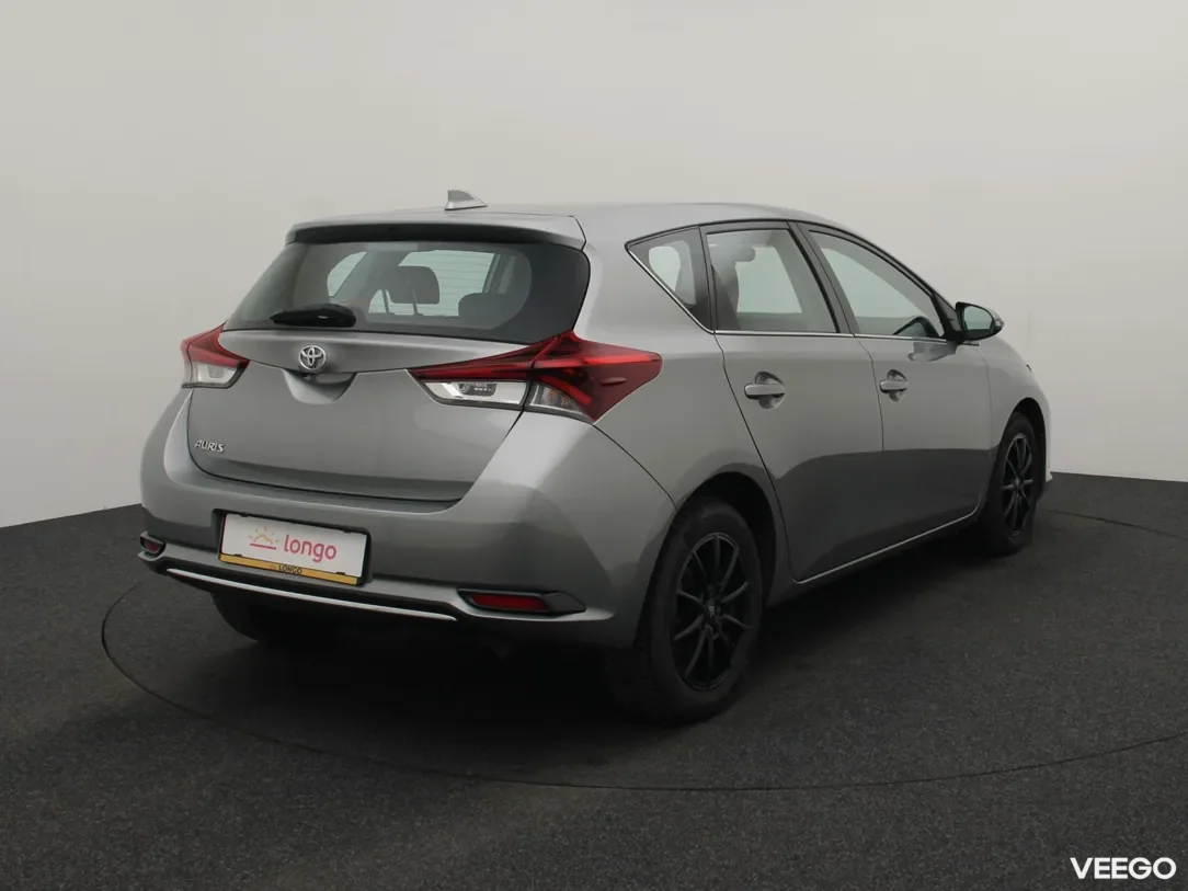 Toyota Auris 1.6 97kW