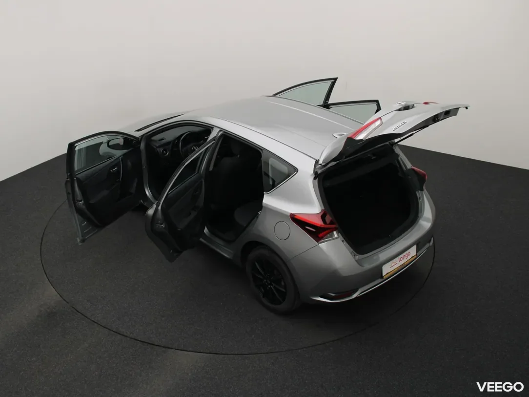 Toyota Auris 1.6 97kW