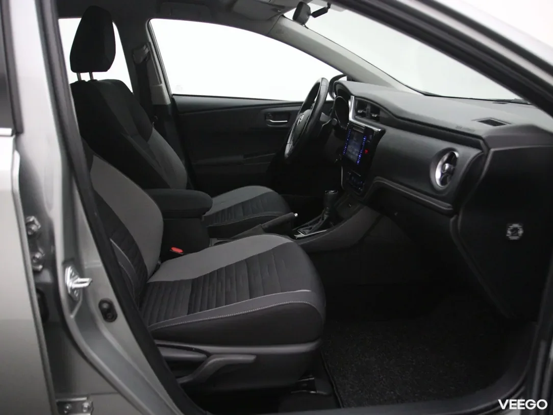 Toyota Auris 1.6 97kW