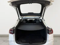 Tesla Model Y Long Range Dual Motor 190kW thumbnail