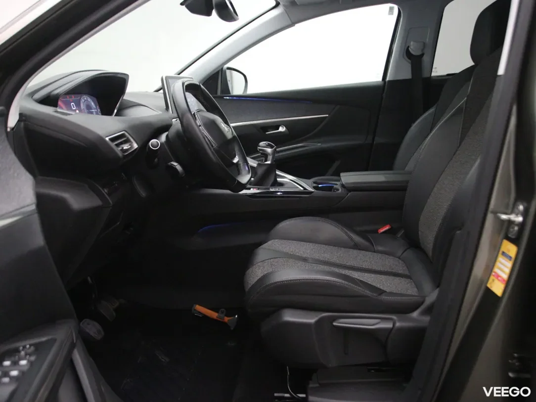 Peugeot 5008 1.2 96kW