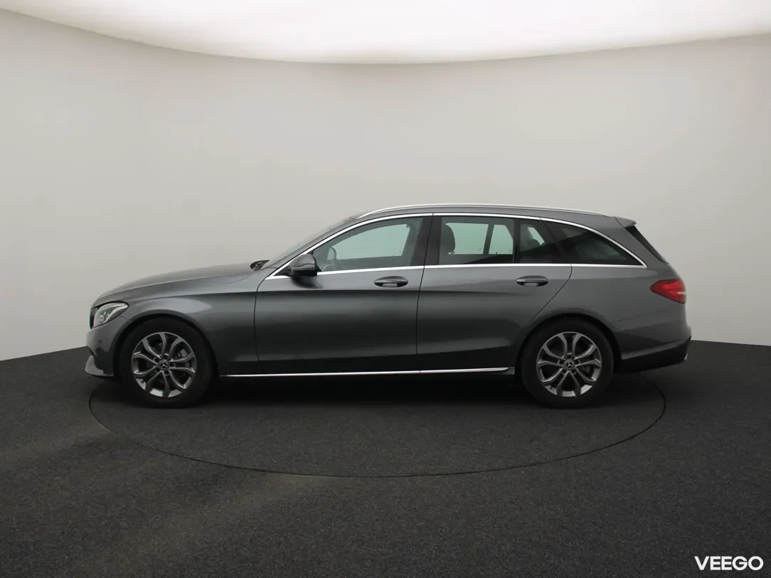 Mercedes-Benz C220 2.1 125kW