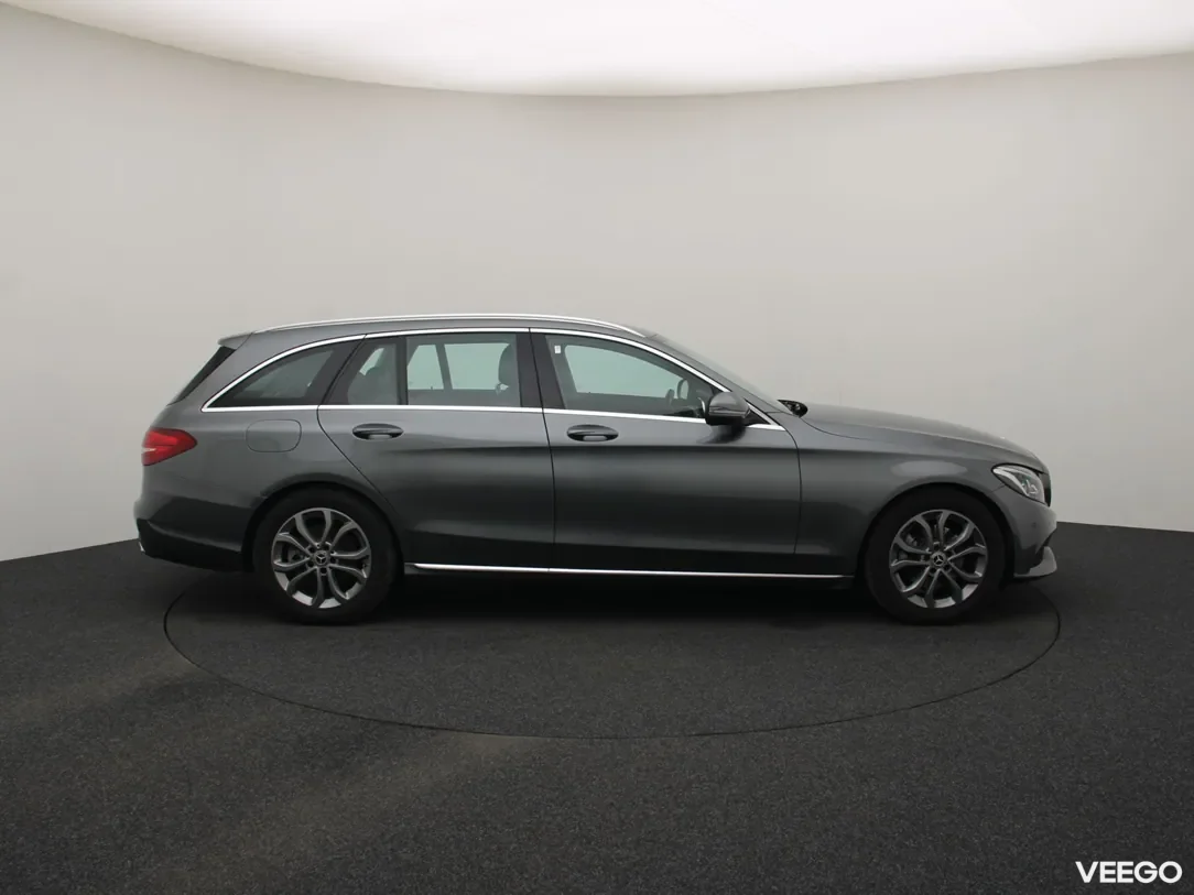 Mercedes-Benz C220 2.1 125kW