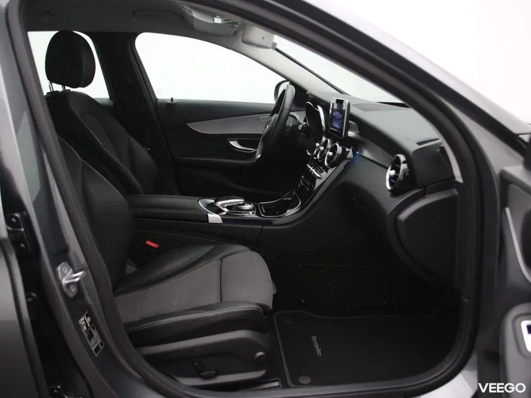 Mercedes-Benz C220 2.1 125kW