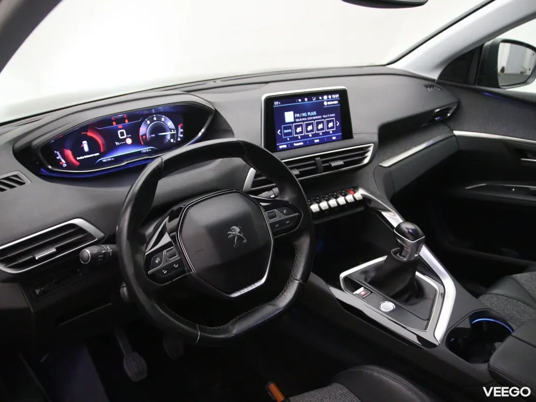 Peugeot 5008 1.2 96kW