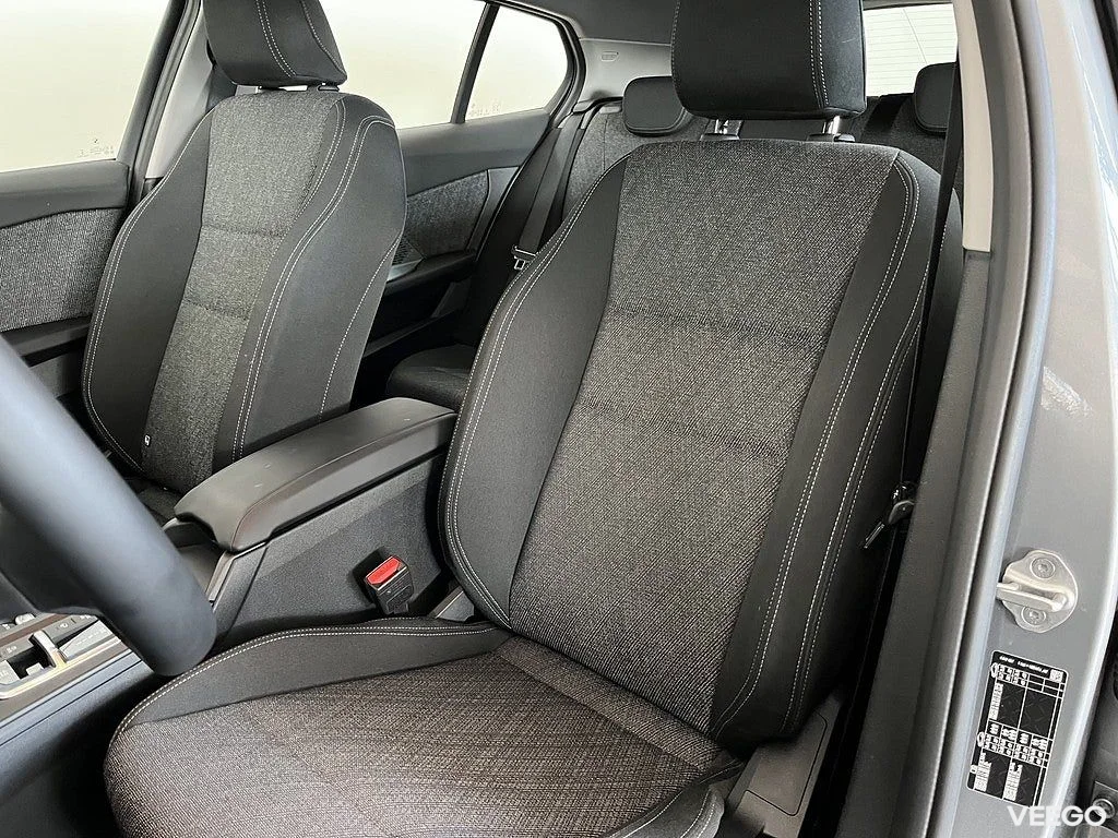 BMW 120 Automat Rattvärme Backkamera 17" Drive/Park Assist 0kW