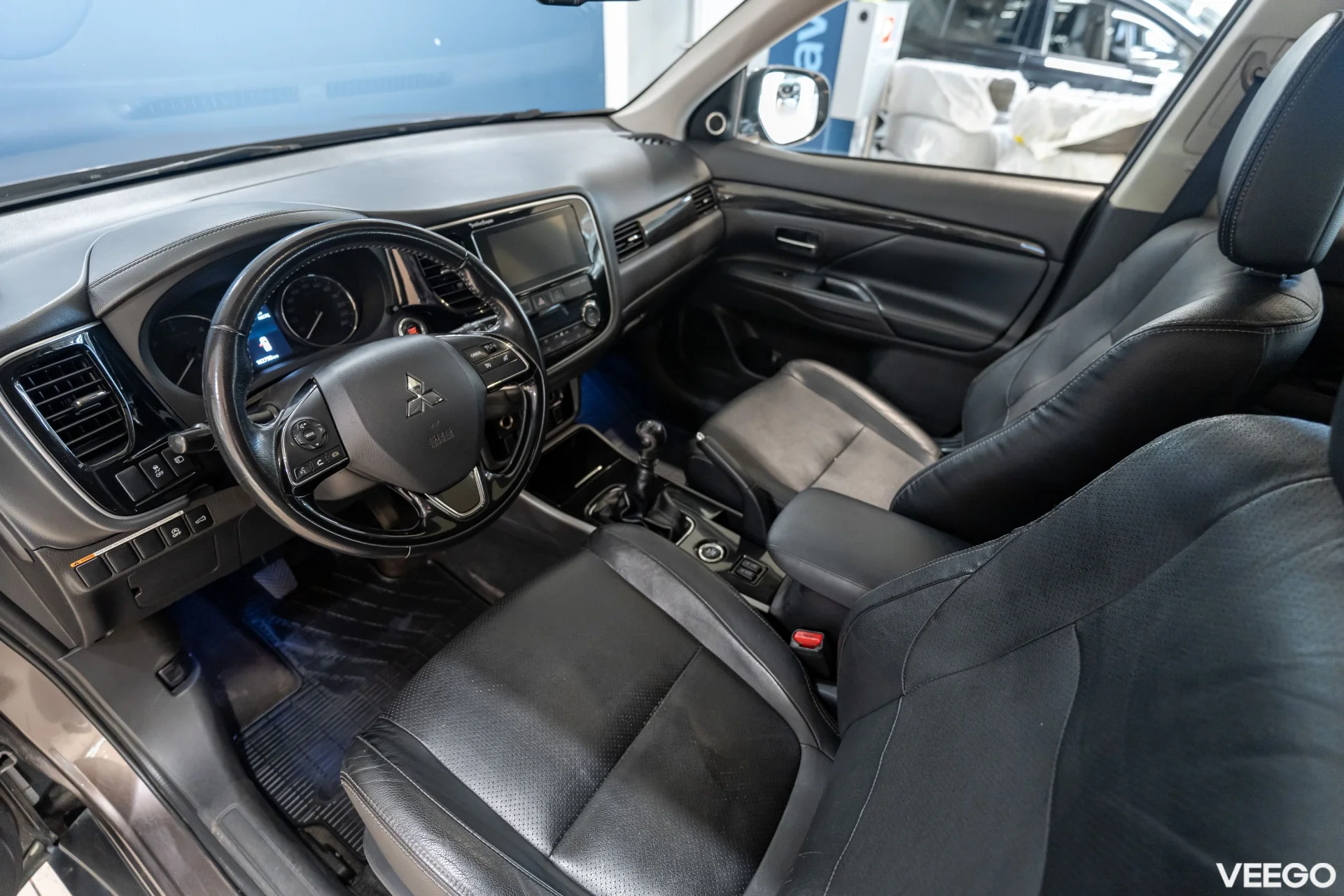 Mitsubishi Outlander AWD Instyle Connect 2.3 110kW