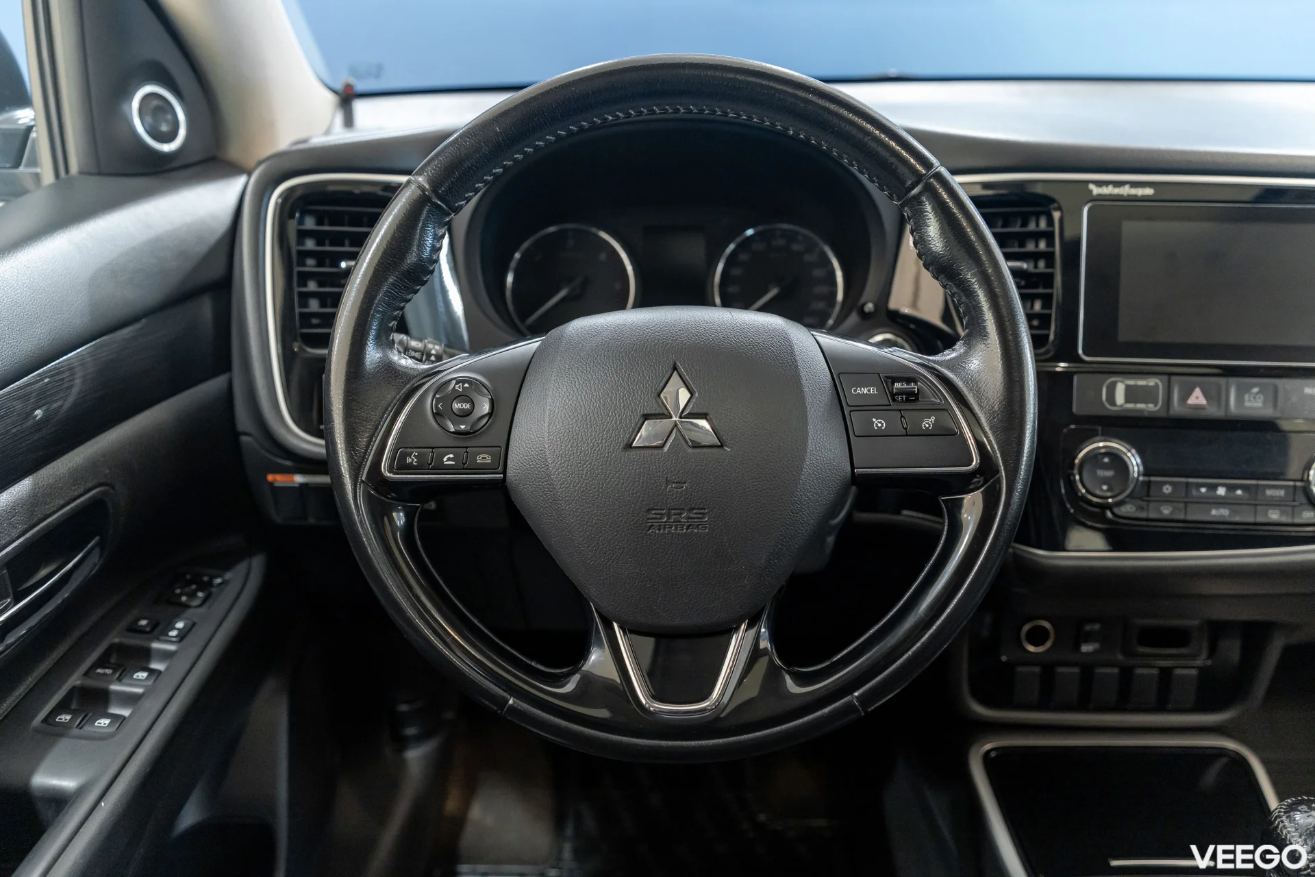 Mitsubishi Outlander AWD Instyle Connect 2.3 110kW
