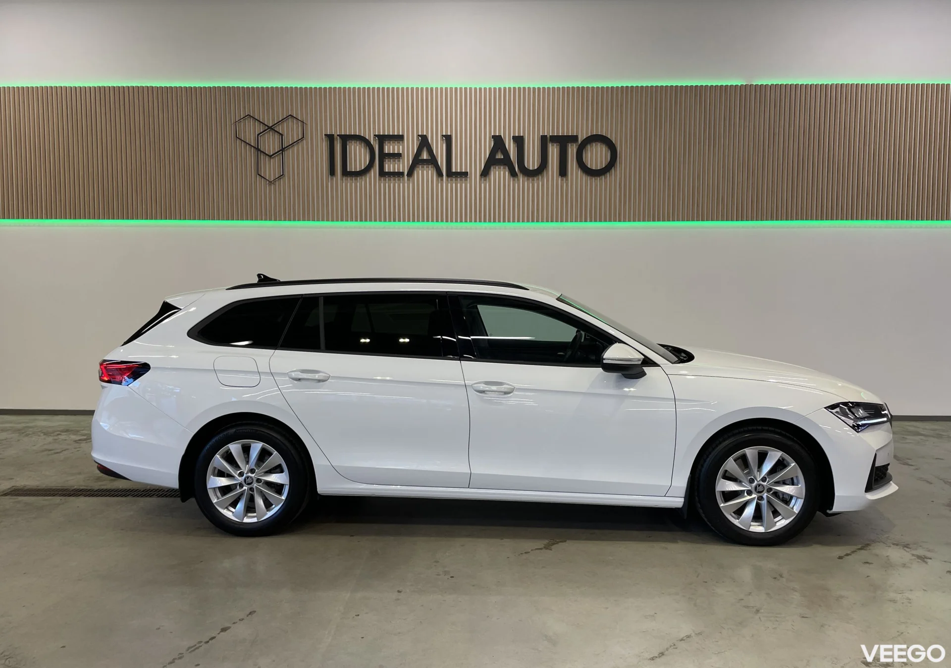 Skoda Superb Combi Selection 4X4 2 142kW