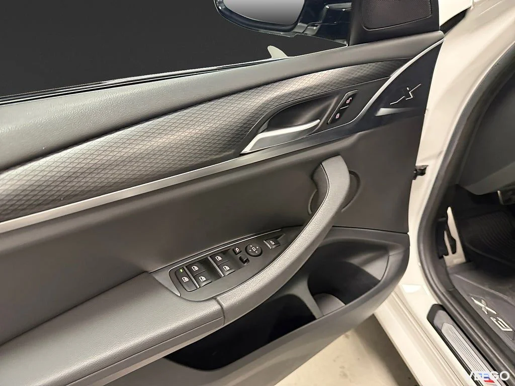 BMW X3 xDrive20d 190HK M-Sport /HiFi /Drag 140kW