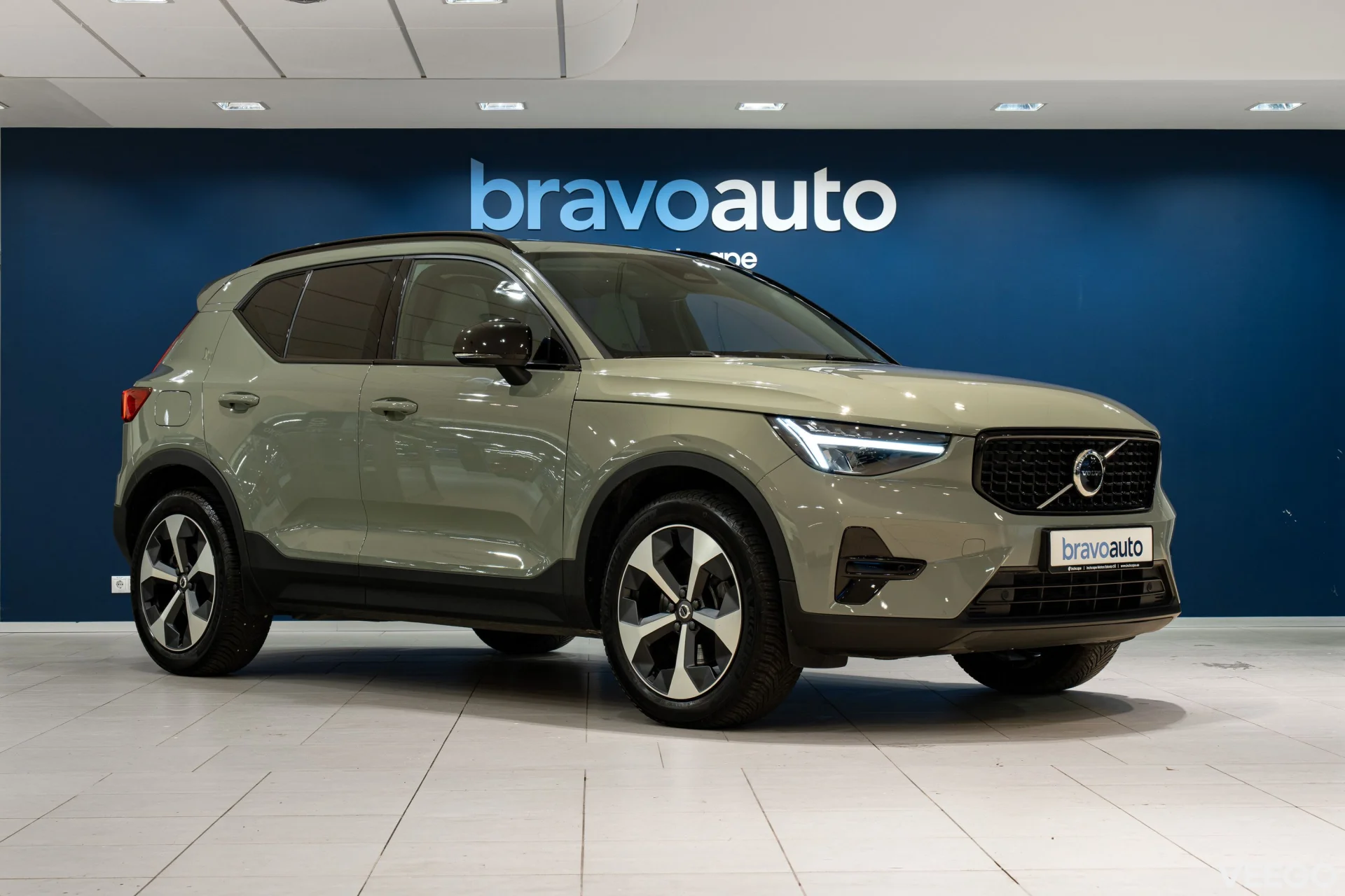 Volvo XC40 2.0 B3 Mild-Hybrid Plus Dark 2WD 2 120kW