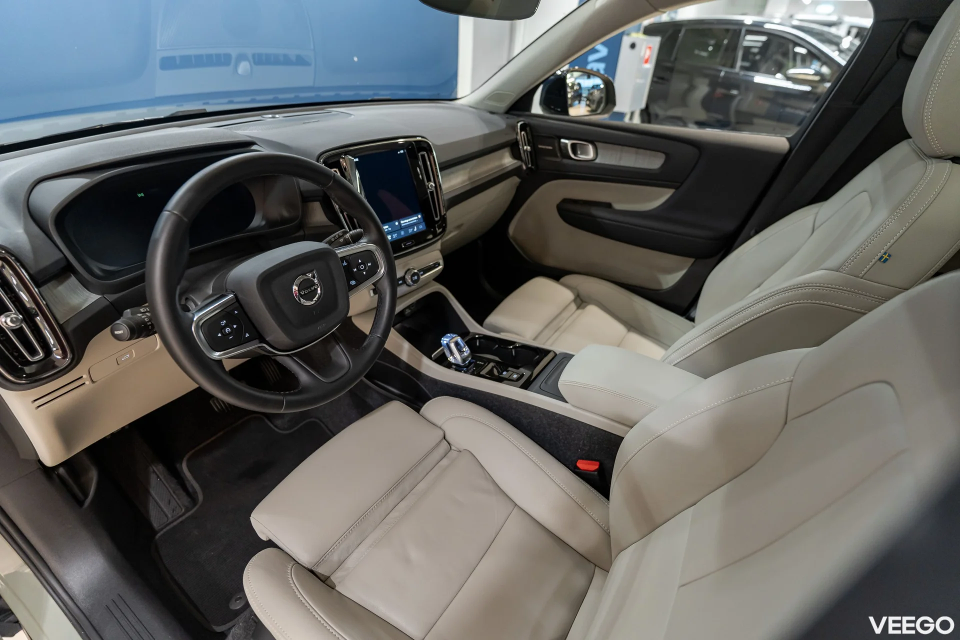 Volvo XC40 2.0 B3 Mild-Hybrid Plus Dark 2WD 2 120kW