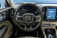 Volvo XC40 2.0 B3 Mild-Hybrid Plus Dark 2WD 2 120kW thumbnail