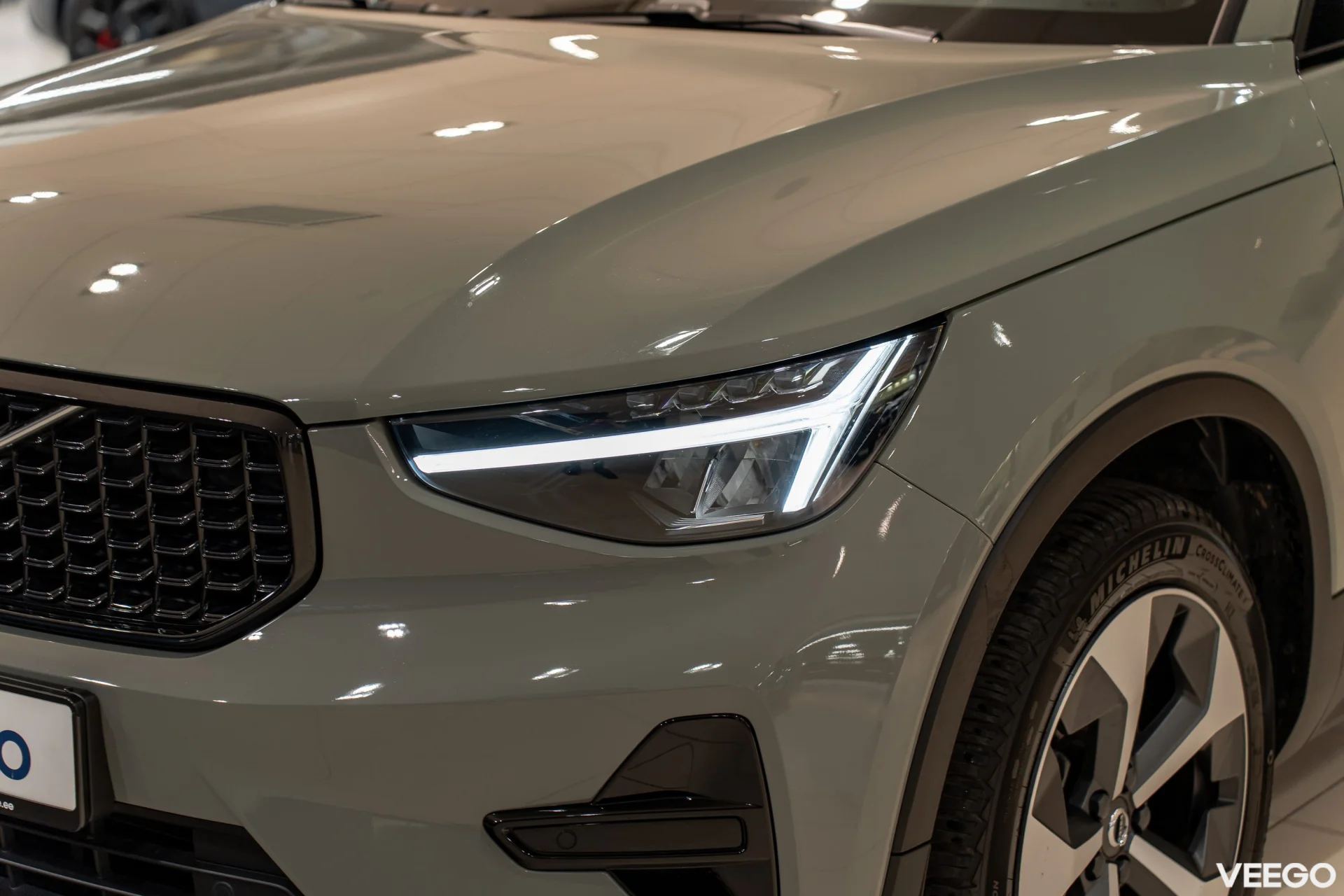 Volvo XC40 2.0 B3 Mild-Hybrid Plus Dark 2WD 2 120kW