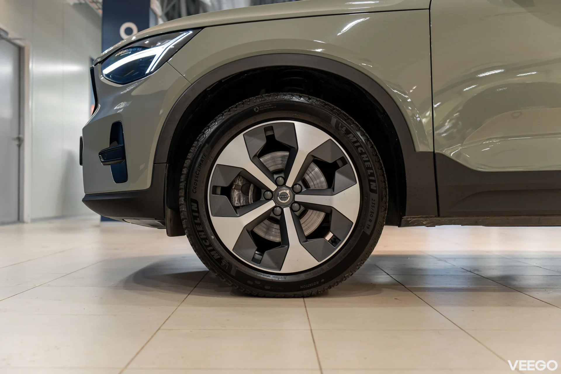 Volvo XC40 2.0 B3 Mild-Hybrid Plus Dark 2WD 2 120kW
