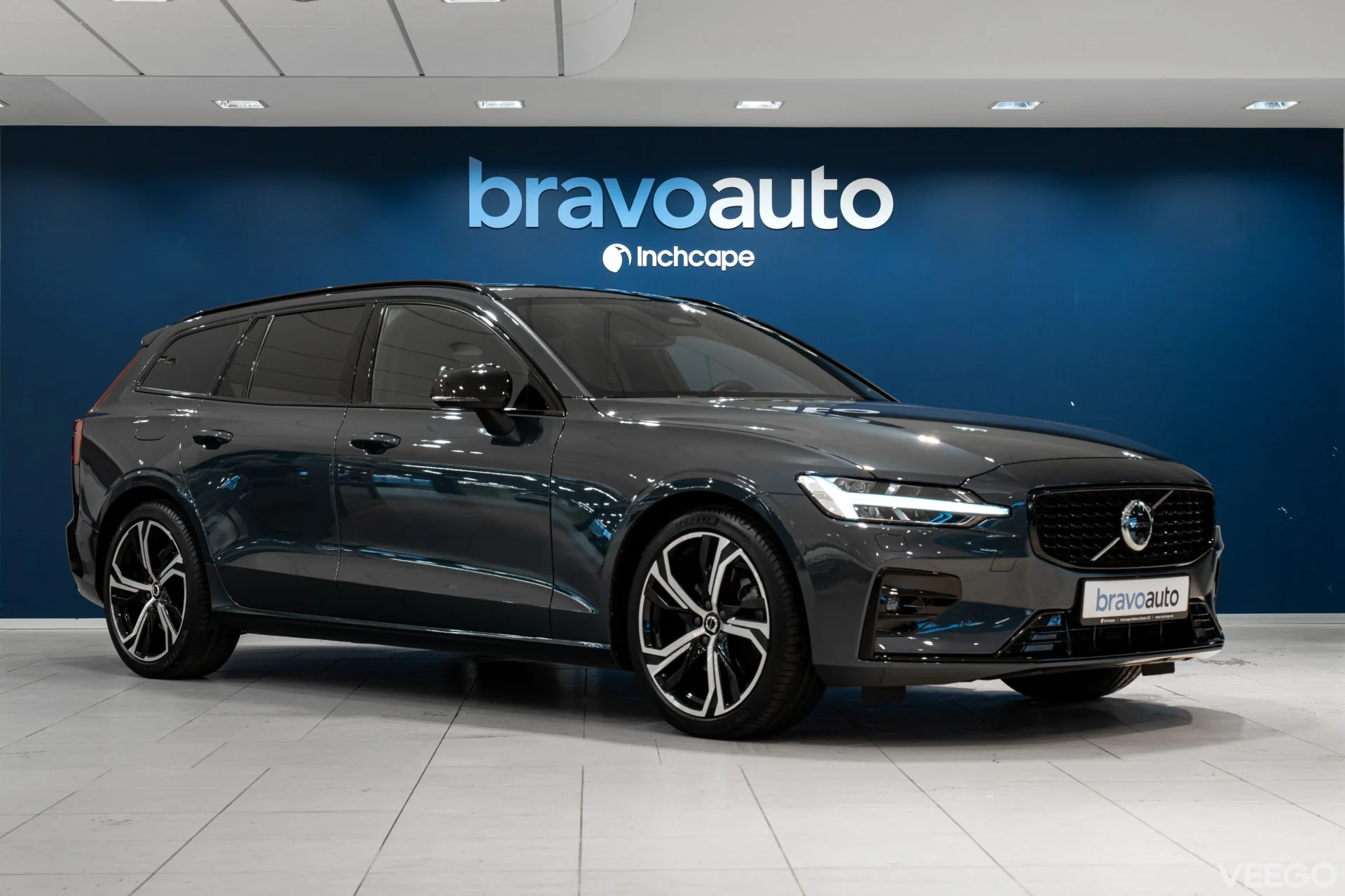 Volvo V60 2.0 B4 Mild-Hybrid Plus Dark 2 145kW