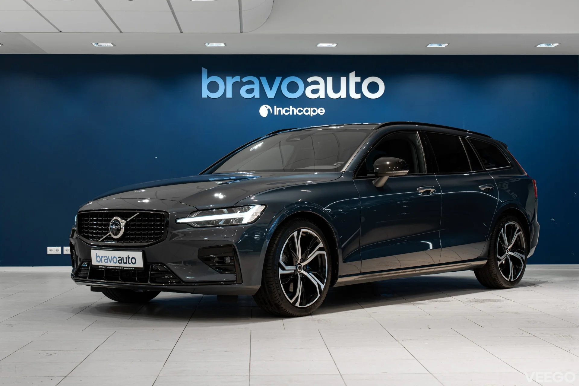 Volvo V60 2.0 B4 Mild-Hybrid Plus Dark 2 145kW