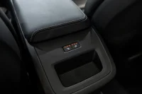 Volvo V60 2.0 B4 Mild-Hybrid Plus Dark 2 145kW thumbnail