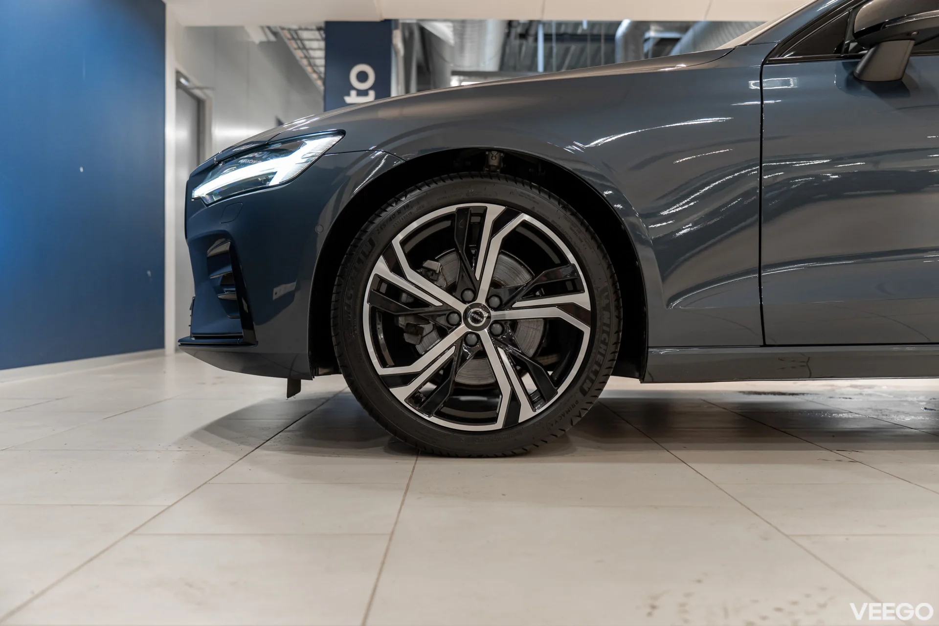 Volvo V60 2.0 B4 Mild-Hybrid Plus Dark 2 145kW