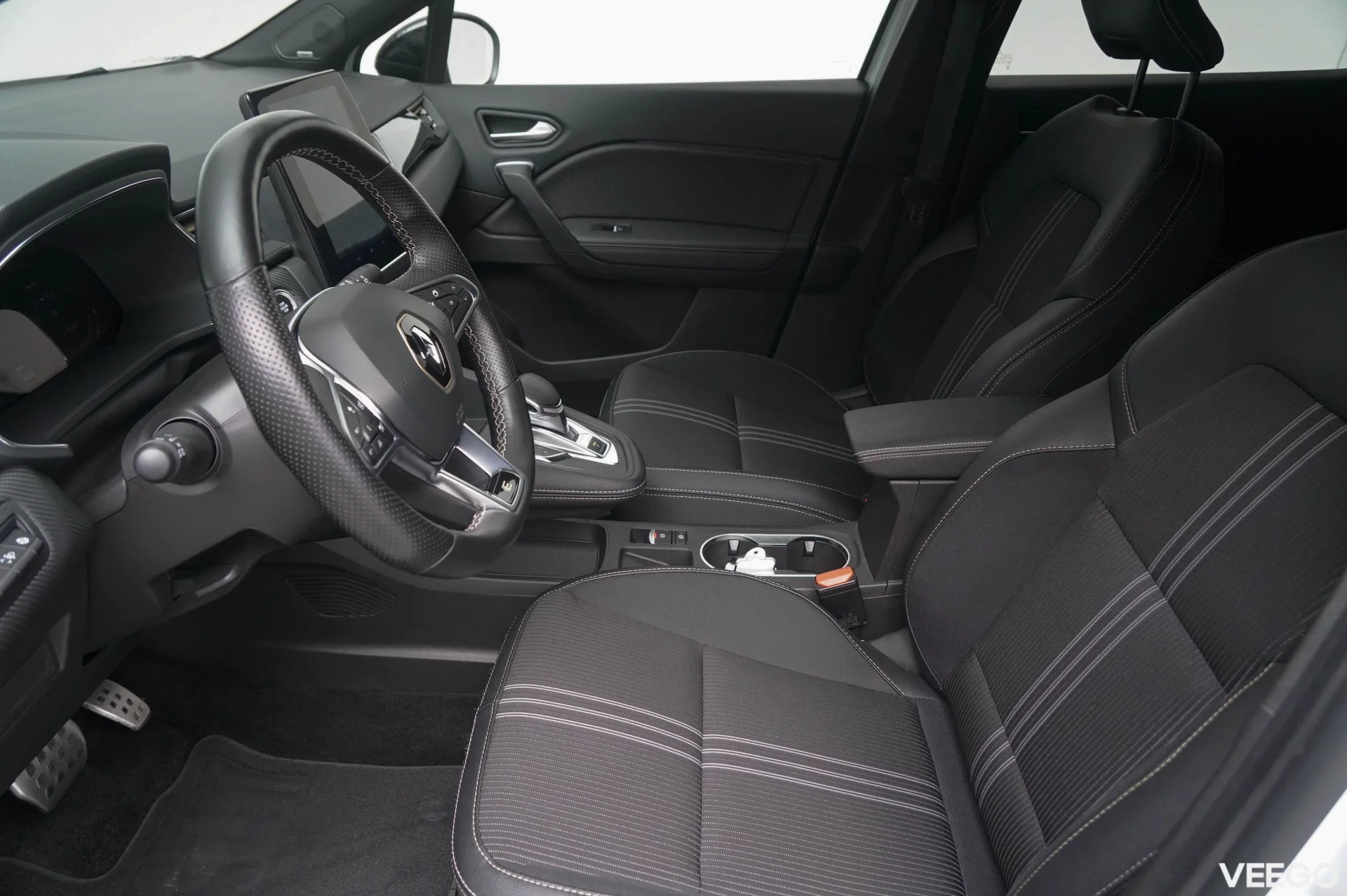 Renault Captur engineered full hybrid 1.6 69kW