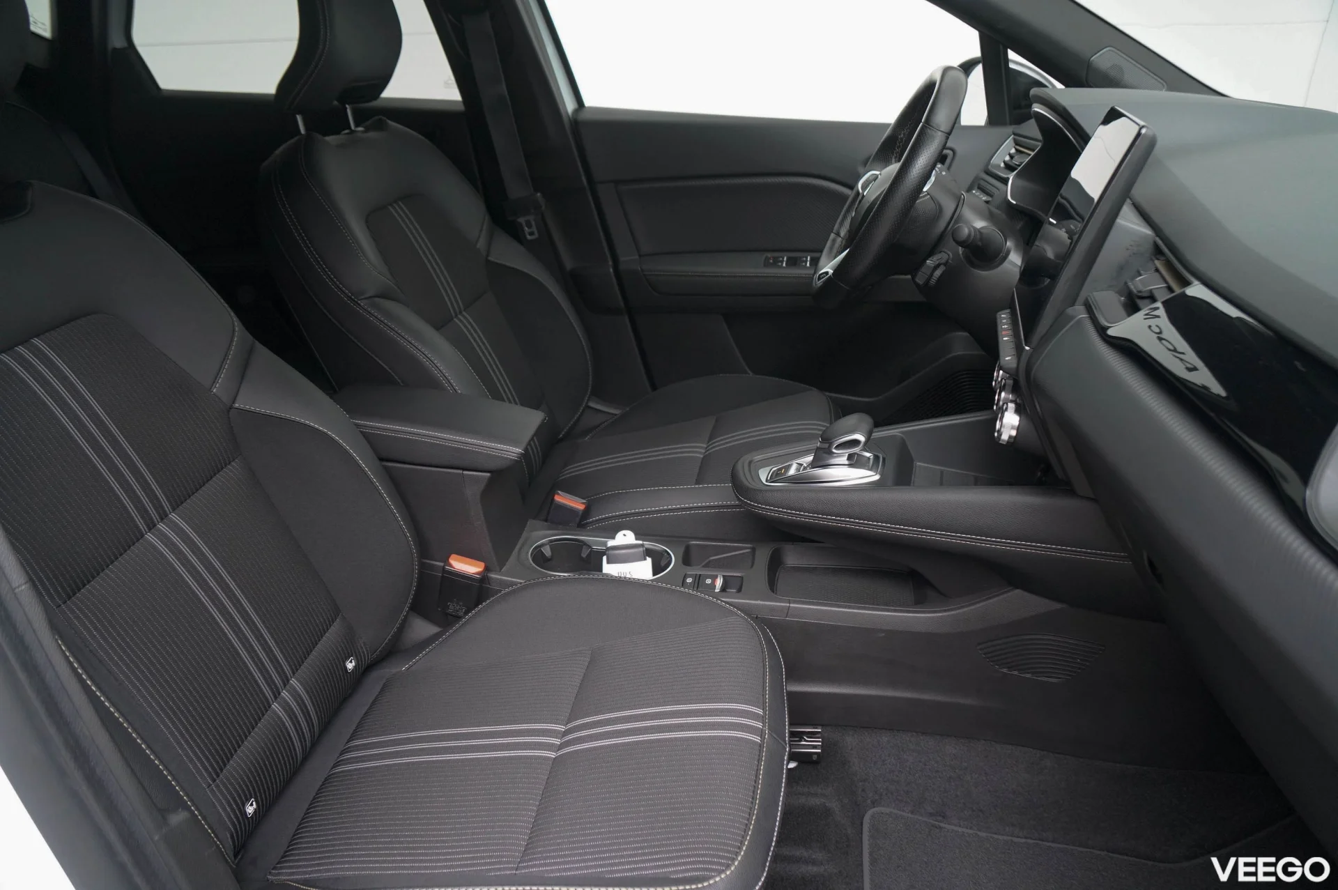 Renault Captur engineered full hybrid 1.6 69kW