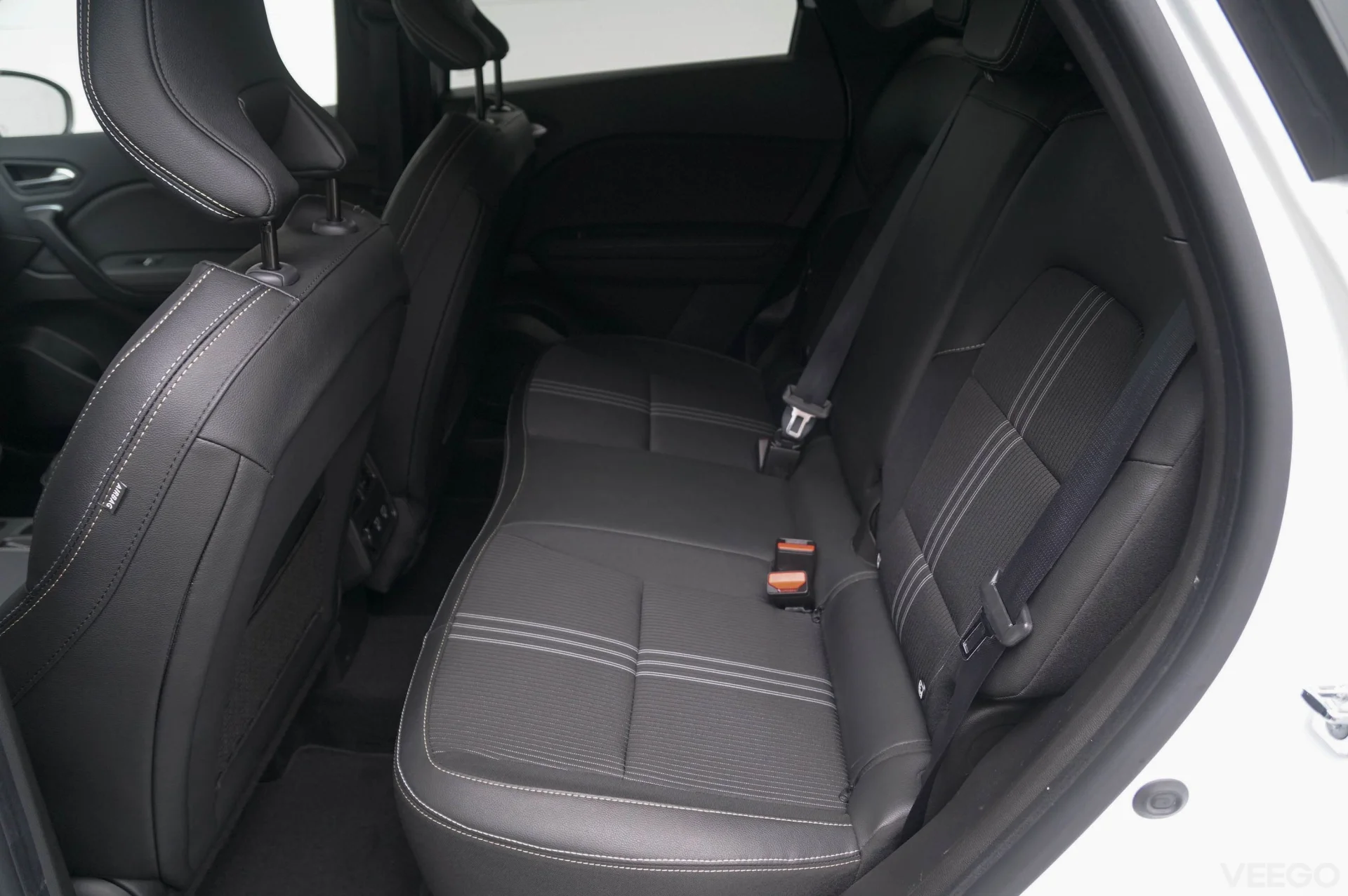 Renault Captur engineered full hybrid 1.6 69kW
