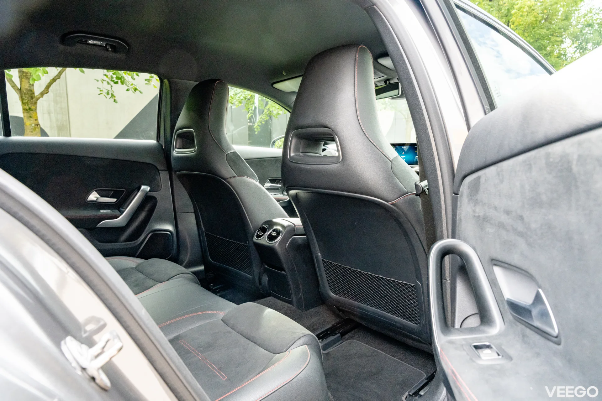 Mercedes-Benz A180 1.3 100kW