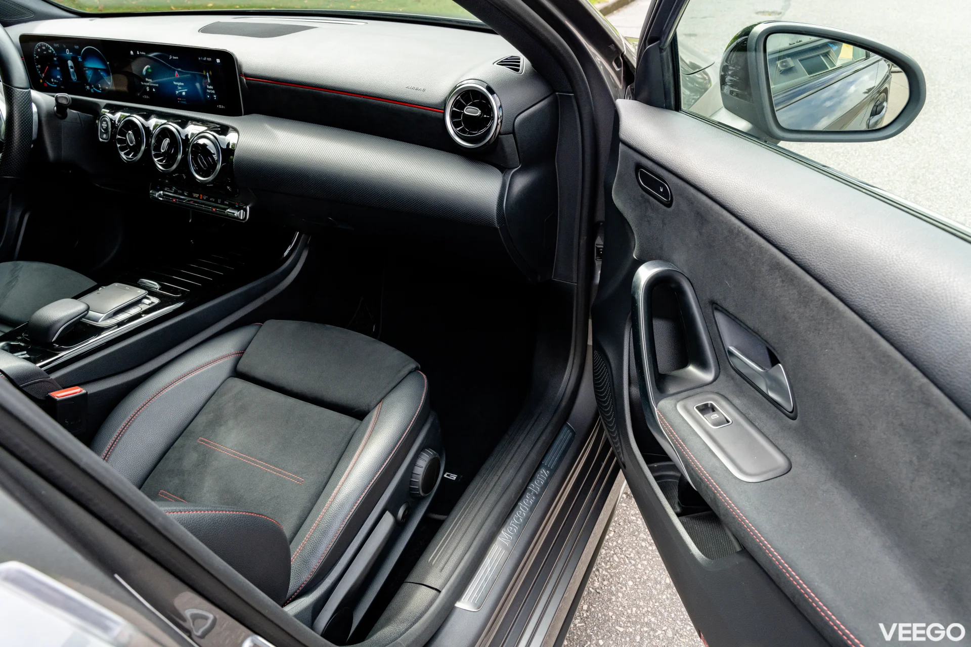 Mercedes-Benz A180 1.3 100kW