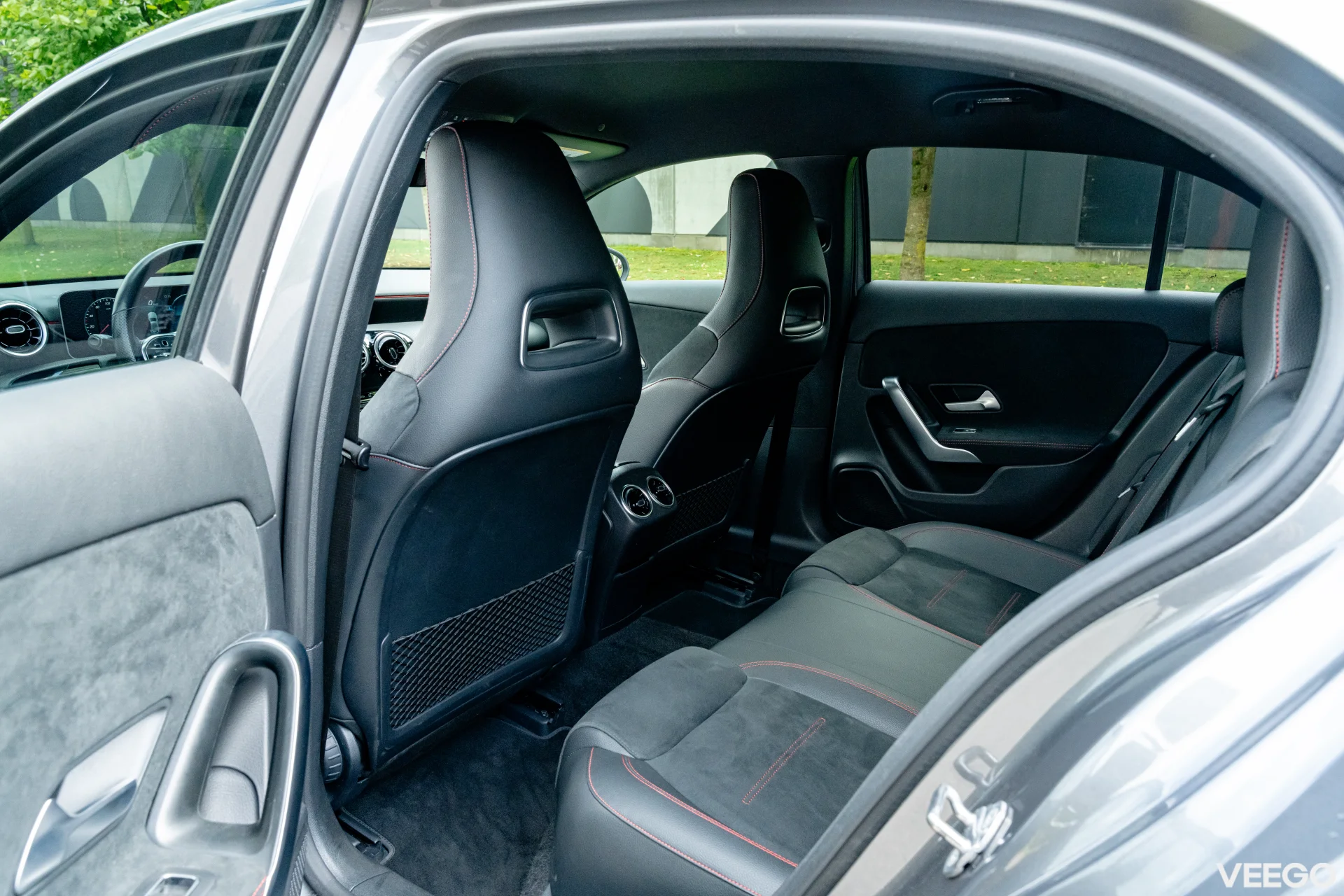 Mercedes-Benz A180 1.3 100kW