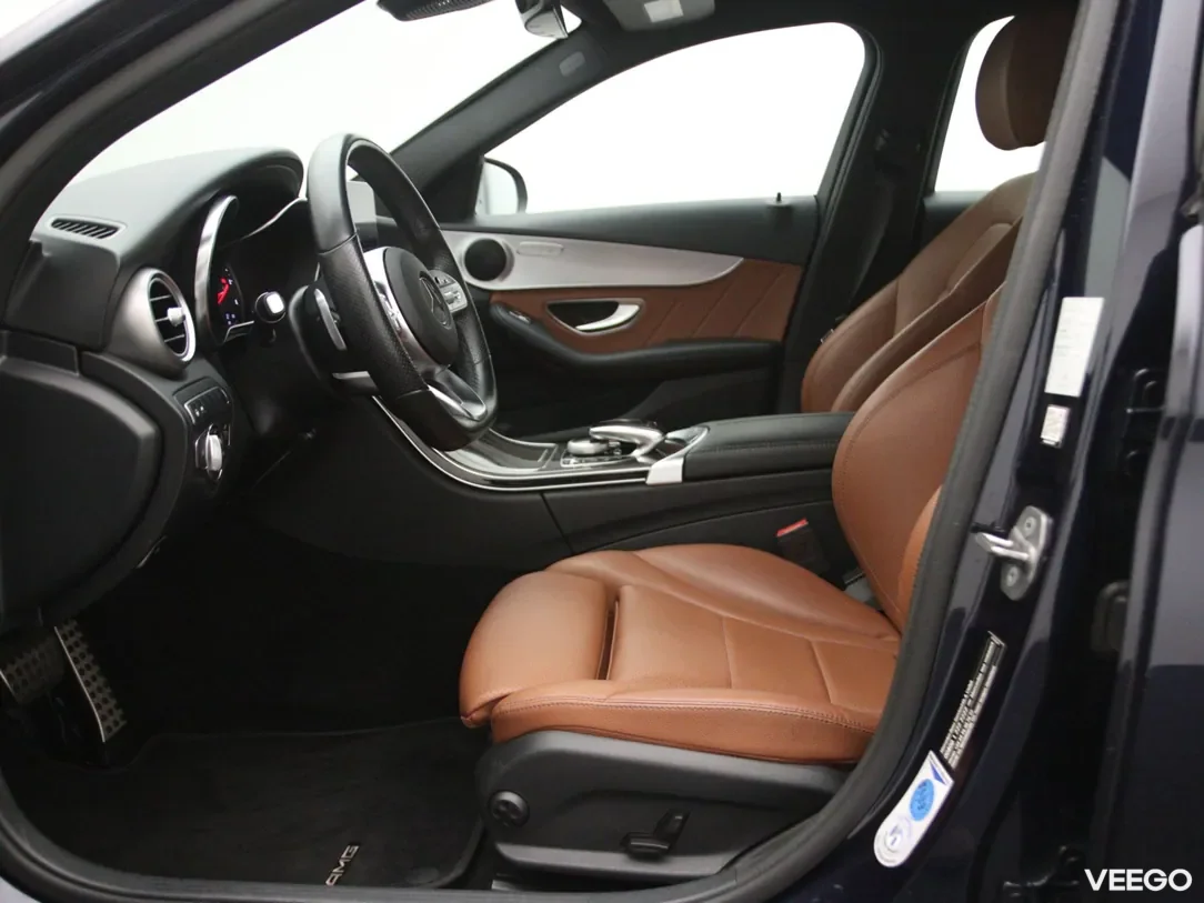Mercedes-Benz C220 2 143kW