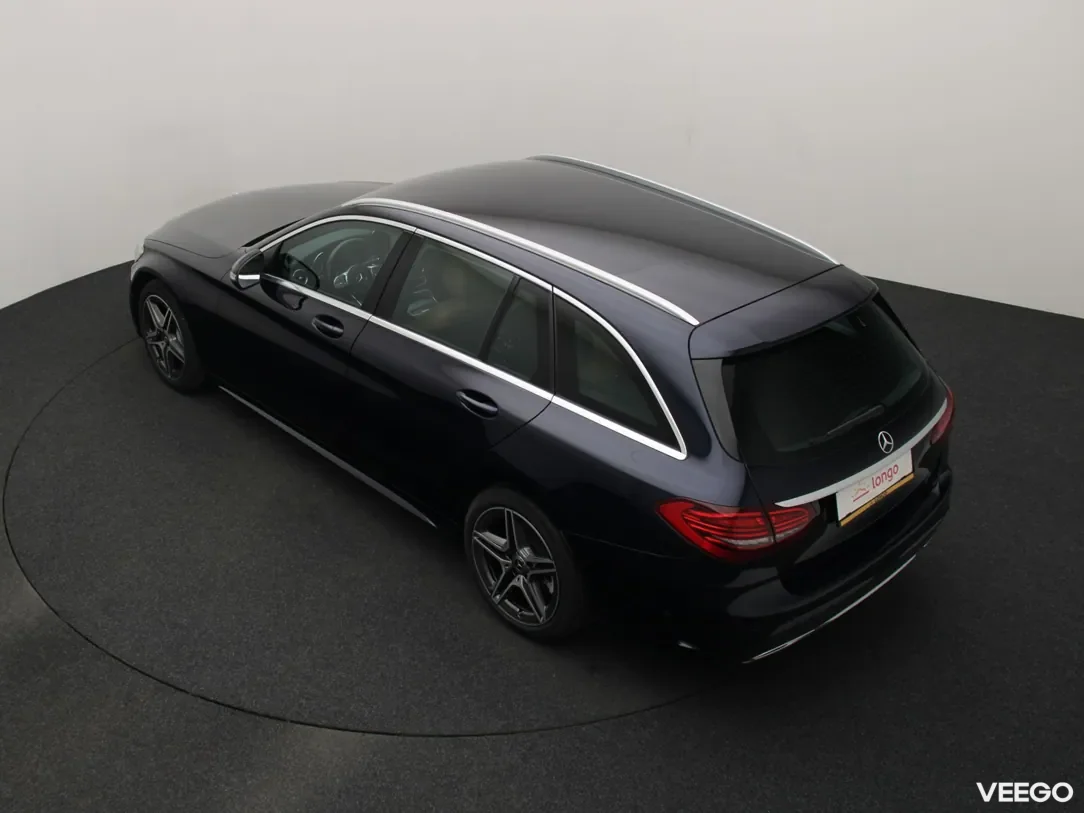 Mercedes-Benz C220 2 143kW
