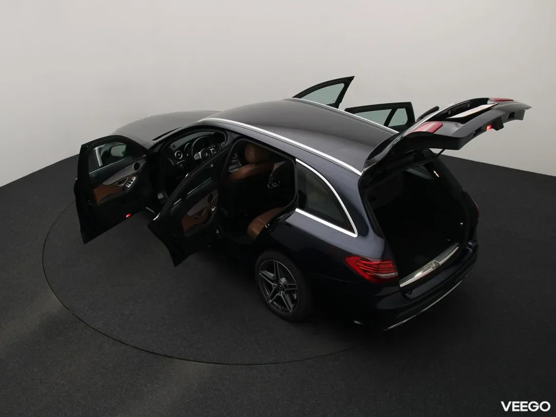 Mercedes-Benz C220 2 143kW