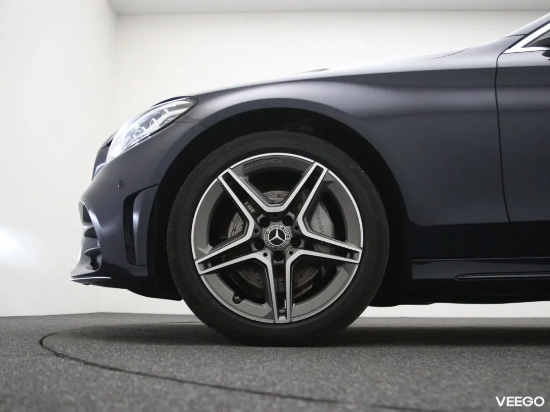 Mercedes-Benz C220 2 143kW