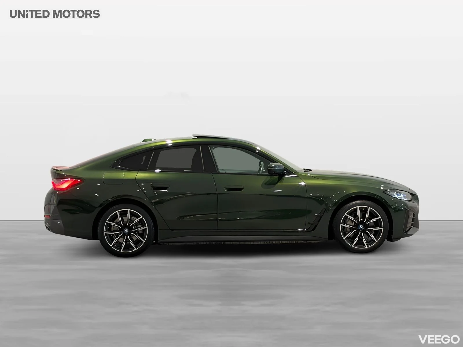 BMW i4 eDrive40 M Sport Glastaklucka Adpt Farth Drag H/K 19" 0kW