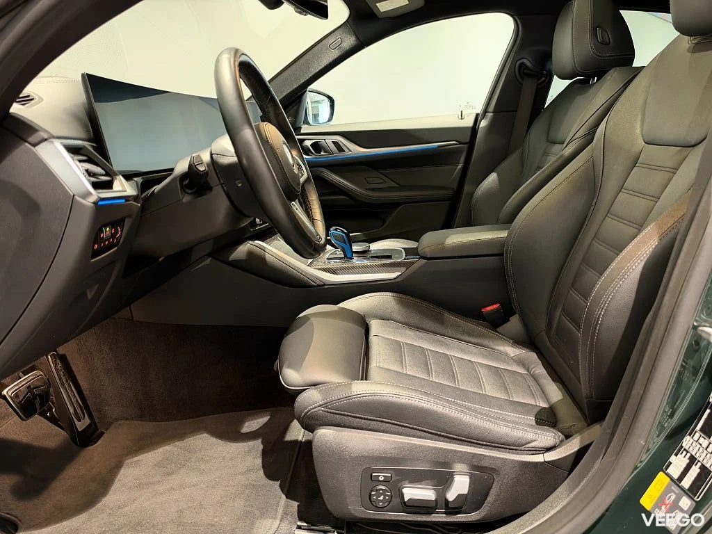 BMW i4 eDrive40 M Sport Glastaklucka Adpt Farth Drag H/K 19" 0kW