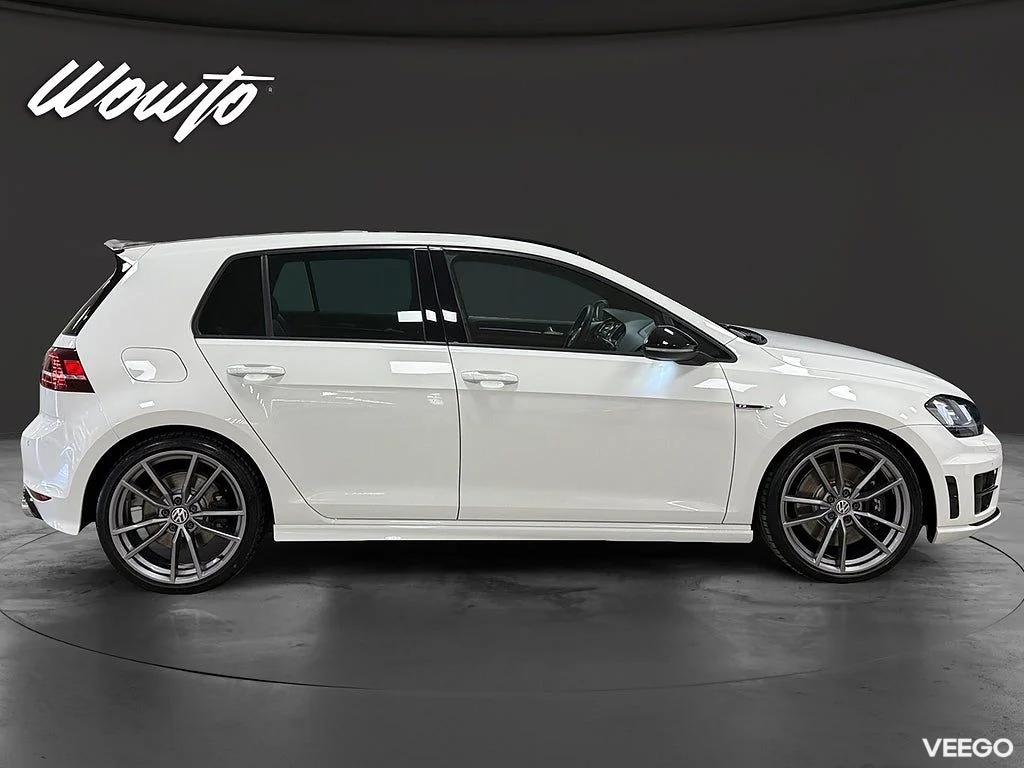Volkswagen Golf R 2.0 TSI 4M Manuell 300HK /DCC /Sv-Såld 221kW