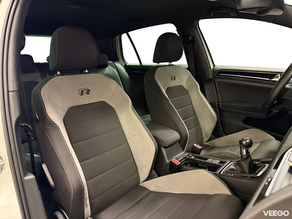 Volkswagen Golf R 2.0 TSI 4M Manuell 300HK /DCC /Sv-Såld 221kW