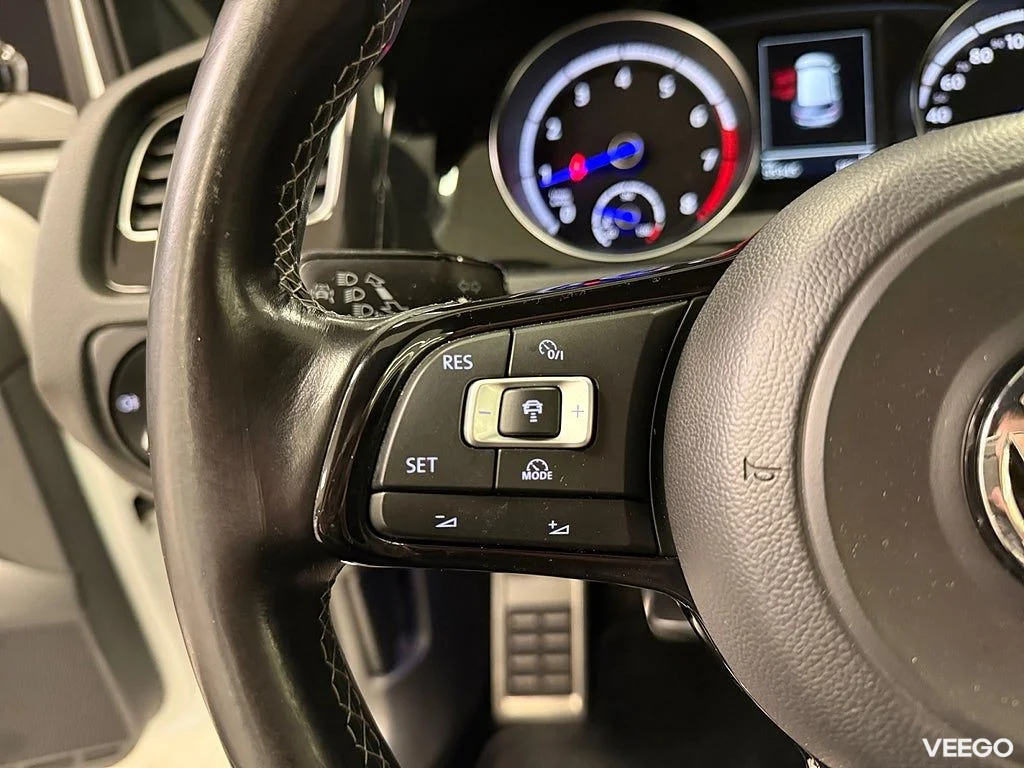 Volkswagen Golf R 2.0 TSI 4M Manuell 300HK /DCC /Sv-Såld 221kW
