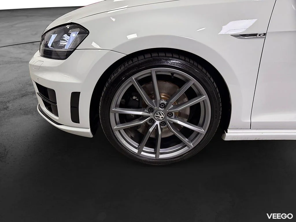 Volkswagen Golf R 2.0 TSI 4M Manuell 300HK /DCC /Sv-Såld 221kW