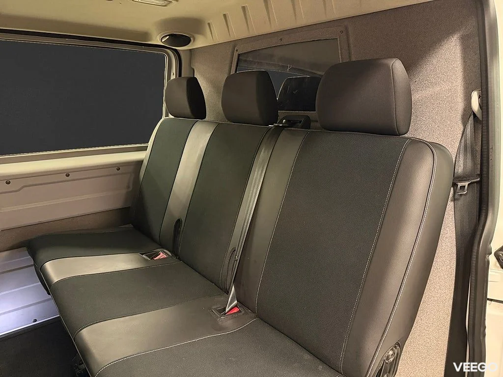 Volkswagen Transporter Kombi 2.0 TDI 4M DSG 150HK L2 5-Sits 110kW