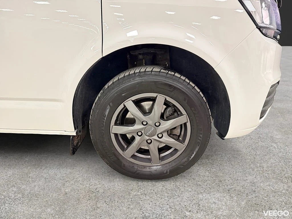 Volkswagen Transporter Kombi 2.0 TDI 4M DSG 150HK L2 5-Sits 110kW