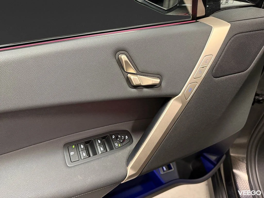 BMW iX xDrive40 326HK /B-Kamera /Moms 240kW