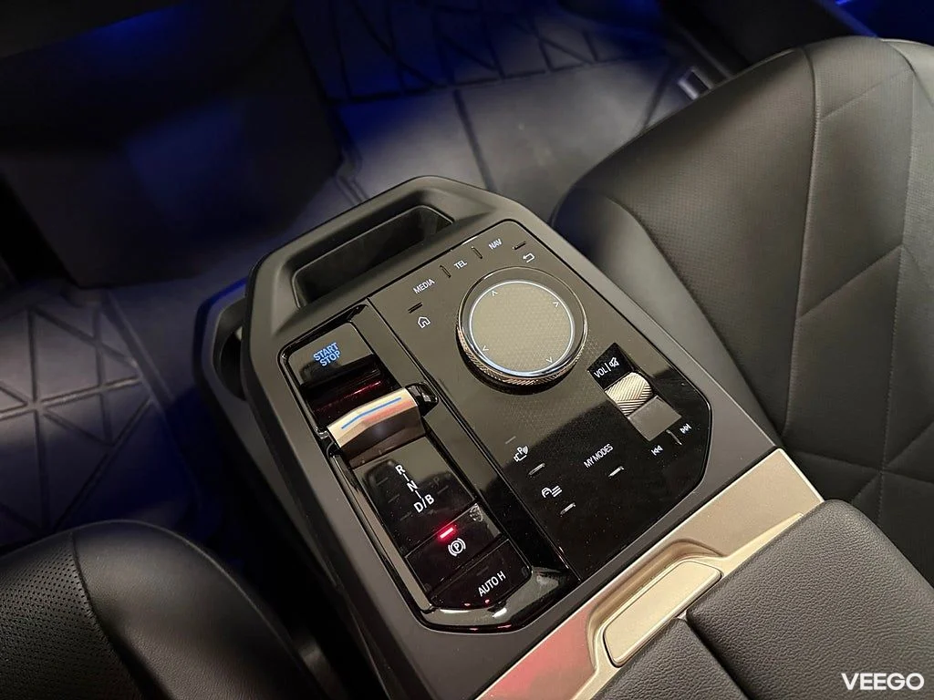 BMW iX xDrive40 326HK /B-Kamera /Moms 240kW
