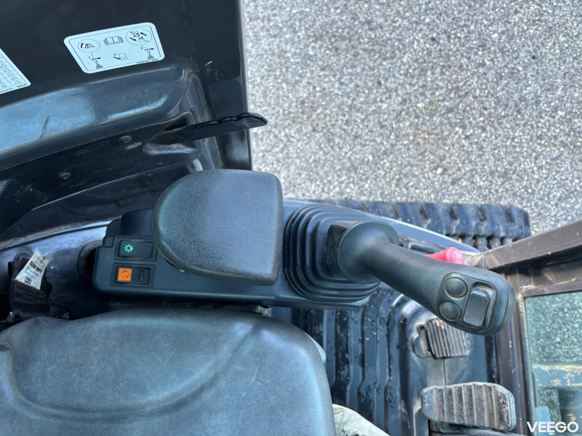 New Holland E37C + Quick Coupler + 2 BUCKETS + 1527h 18kW