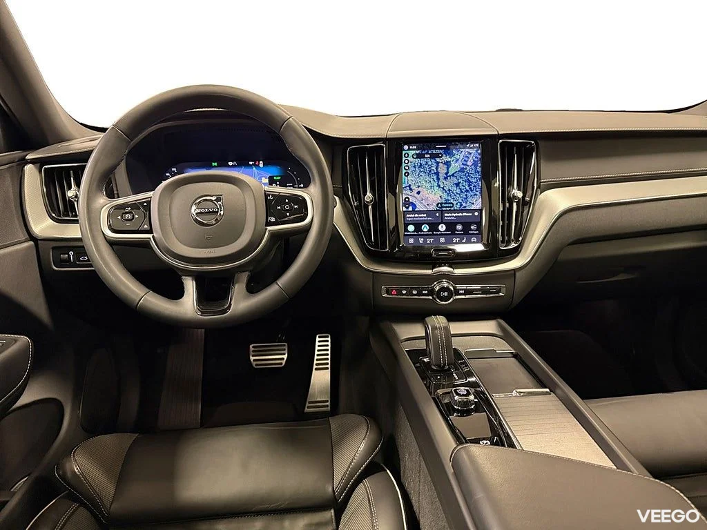 Volvo XC60 Recharge T6 AWD 350HK R-Design /Pano /Drag 257kW